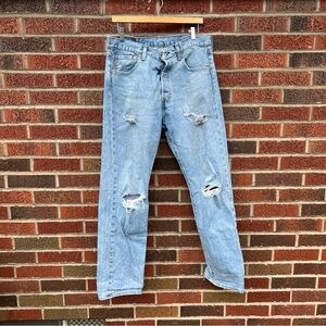 Levi Straught Light Blue Distressed Mid Rise Straight Denim Jeans